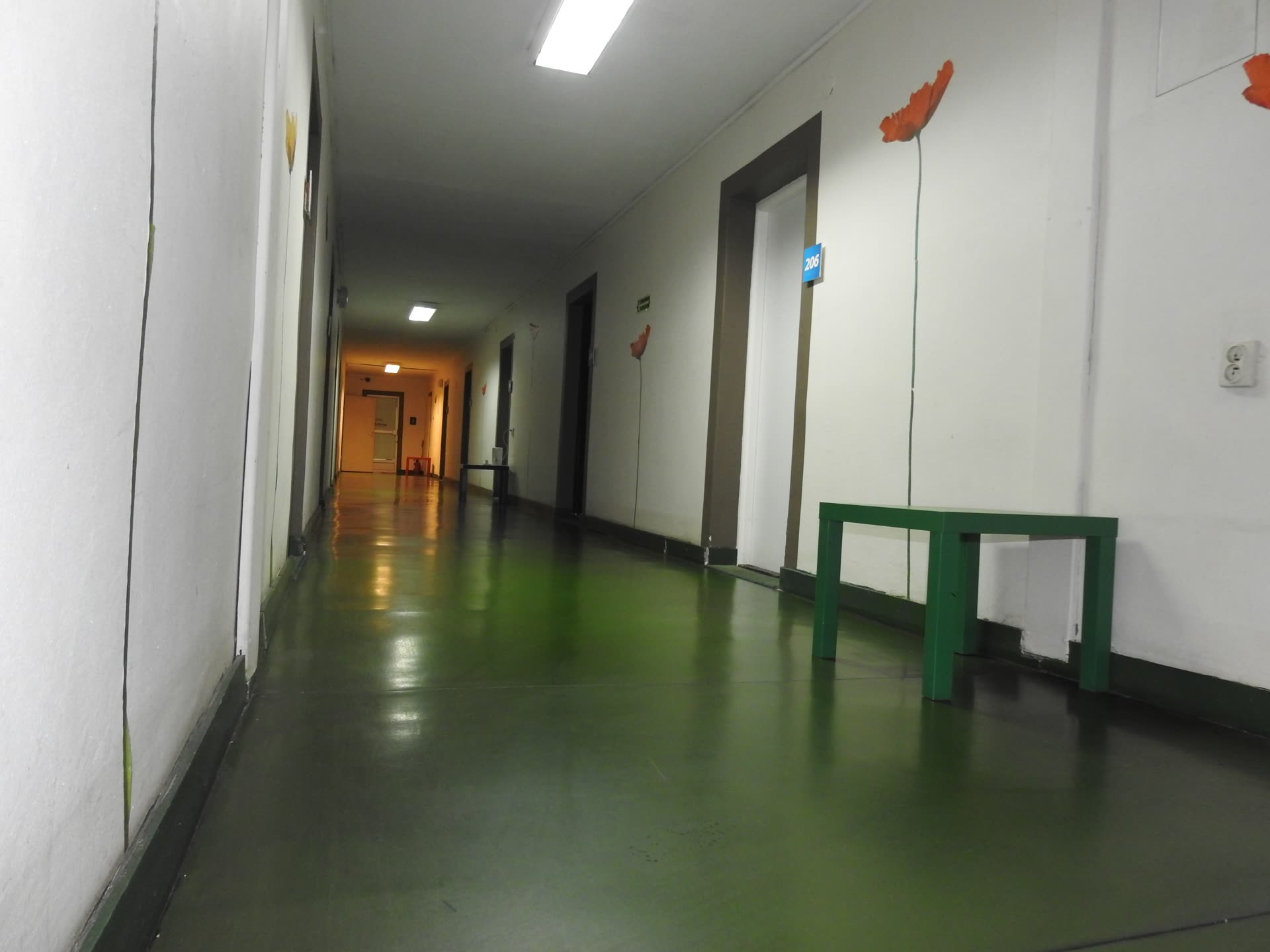 Korytarz prowadzący do pokoi